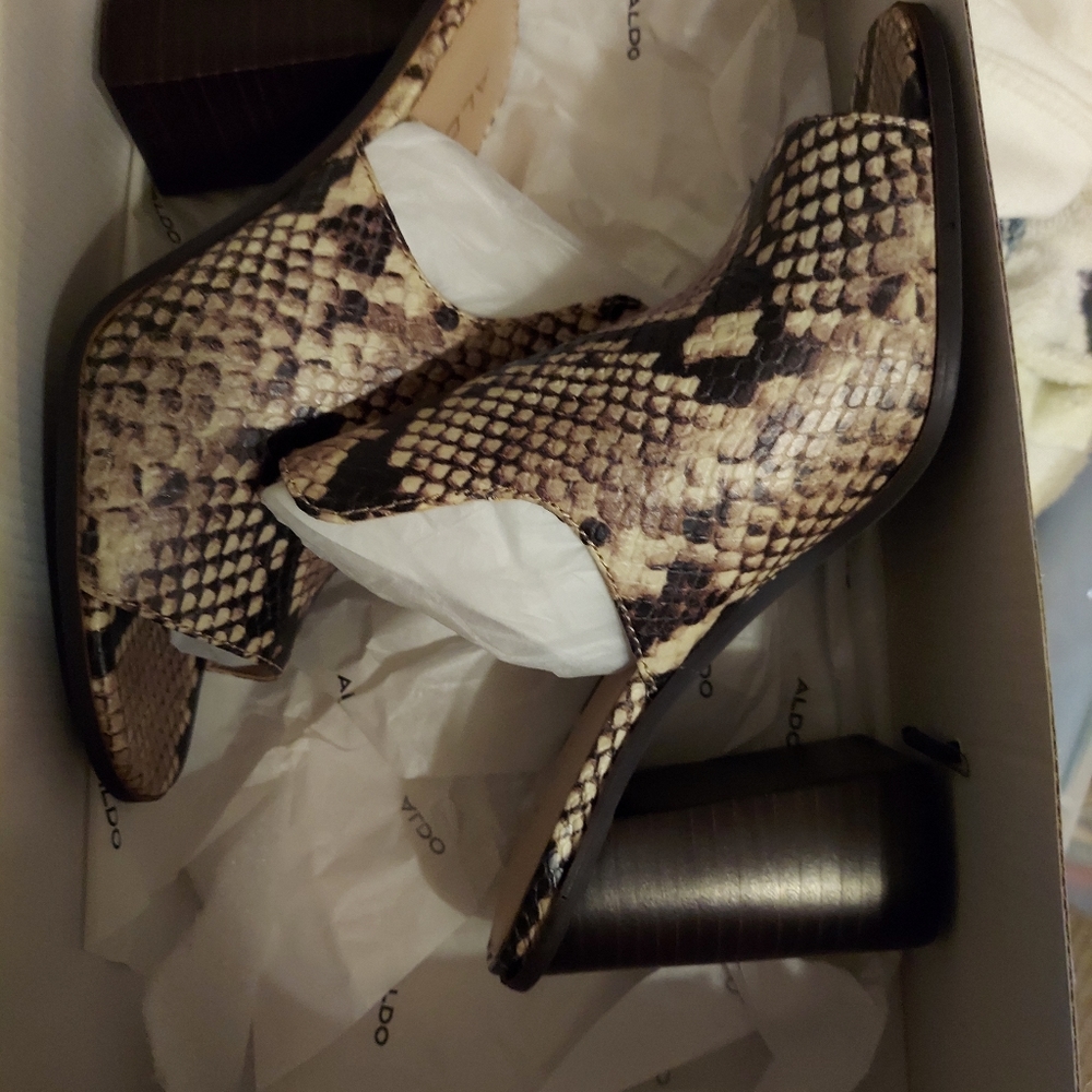 Legossa snakeskin-look high heel shoes